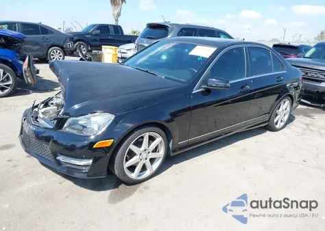2014 Mercedes-Benz C 250 Sport из США, поврежденный, VIN WDDGF4HB3EA956882